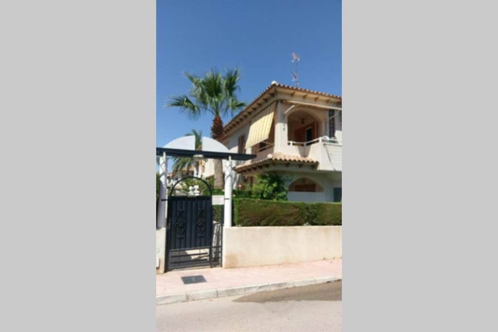 La Casa De La Palmera Leilighet Torrevieja Eksteriør bilde